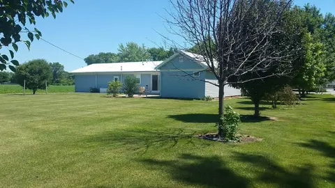 300 E Howard St, Brook, IN 47922 photo 4