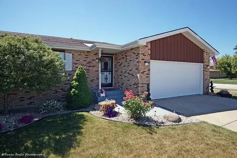 1004 Tomahawk Rd, Dyer, IN 46311 photo 1