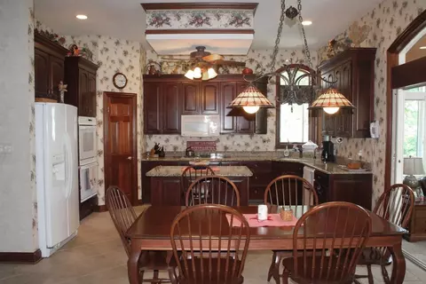 217 N Lillian St, Griffith, IN 46319 photo 8