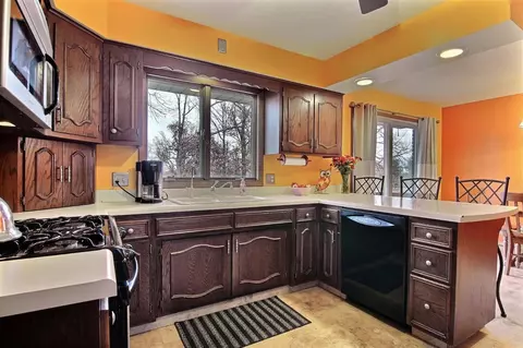 6992 Windsor Dr, De Motte, IN 46310 photo 7