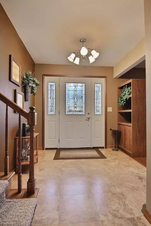 6992 Windsor Dr, De Motte, IN 46310 photo 3