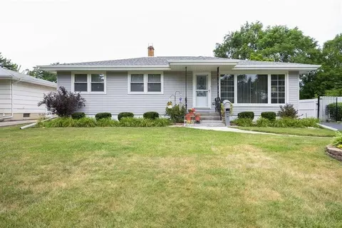 7926 Tapper Ave, Munster, IN 46321 photo 1