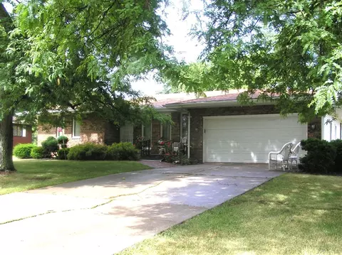 9012 Bryan St, Crown Point, IN 46307 photo 1