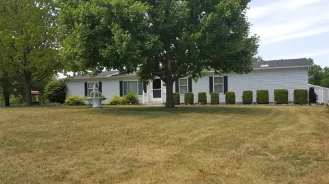 11454 N 568, De Motte, IN 46310 photo 2