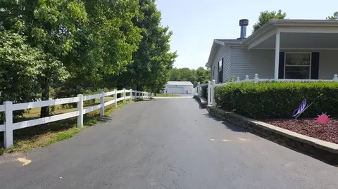 11454 N 568, De Motte, IN 46310 photo 8