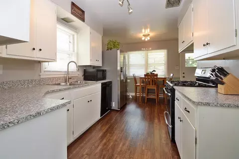 413 W 44th Pl, Griffith, IN 46319 photo 5