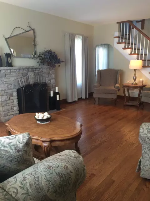 2045 Davis Ave, Whiting, IN 46394 photo 2
