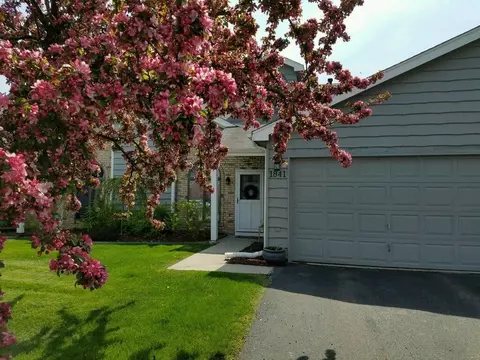 1841 Springvale Dr, Crown Point, IN 46307 photo 1