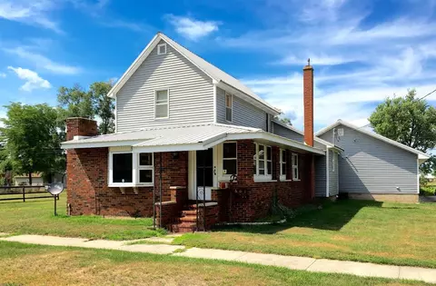 601 W Davis St, Hamlet, IN 46532 photo 1