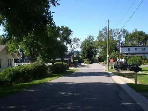 8512 Maple Ave, Gary, IN 46403 photo 2