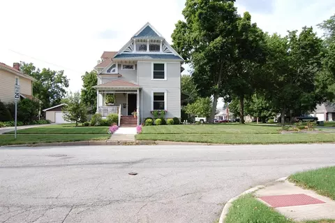 318 E Clark St, Crown Point, IN 46307 photo 2
