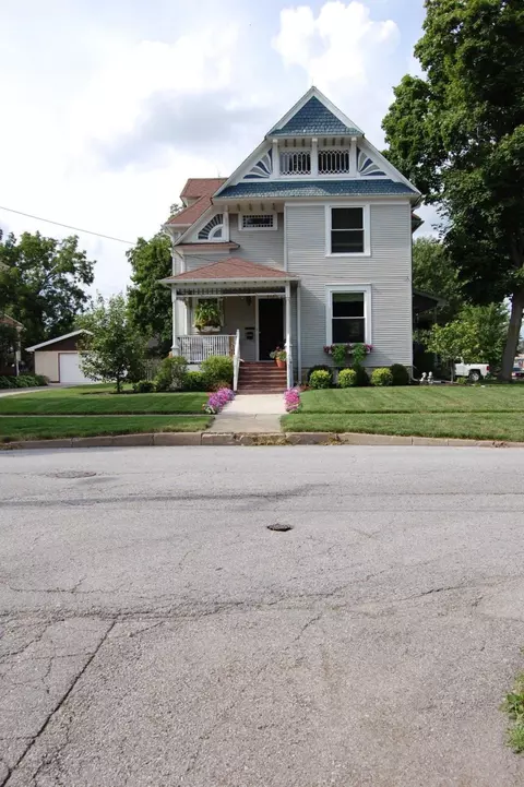 318 E Clark St, Crown Point, IN 46307 photo 3