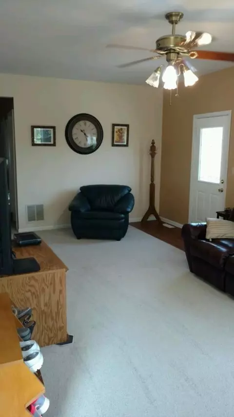 814 N Colfax Ave, Griffith, IN 46319 photo 3