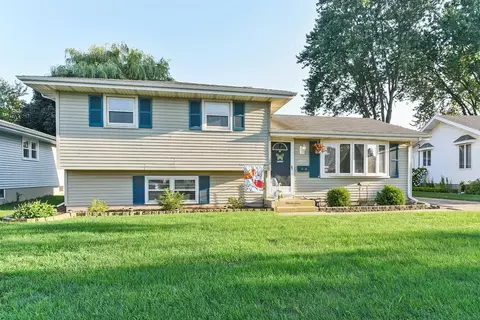 1011 W Pine Pl, Griffith, IN 46319 photo 1