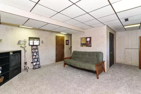 1011 W Pine Pl, Griffith, IN 46319 photo 7