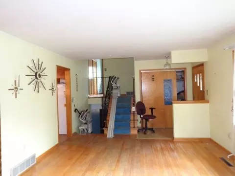 223 Timrick Dr, Munster, IN 46321 photo 3