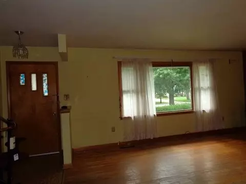 223 Timrick Dr, Munster, IN 46321 photo 4