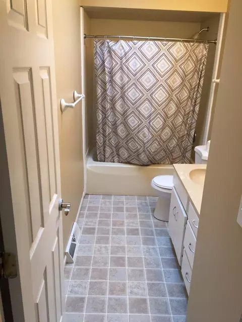 174 Meadows Circle Cir, Crown Point, IN 46307 photo 4