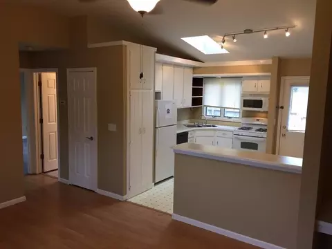 174 Meadows Circle Cir, Crown Point, IN 46307 photo 2