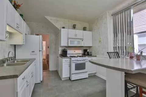 637 Buchanan St, Gary, IN 46402 photo 6