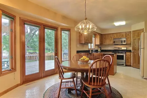 2048 Govert Dr, Schererville, IN 46375 photo 2