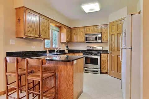 2048 Govert Dr, Schererville, IN 46375 photo 5