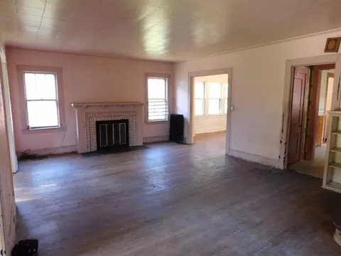 564 Johnson St, Gary, IN 46402 photo 2