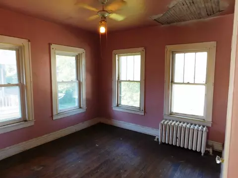 564 Johnson St, Gary, IN 46402 photo 7