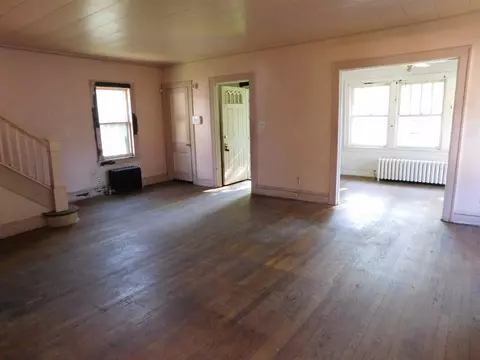 564 Johnson St, Gary, IN 46402 photo 3