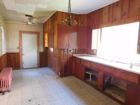 564 Johnson St, Gary, IN 46402 photo 5