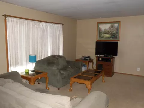 733 N Colfax St, Griffith, IN 46319 photo 3