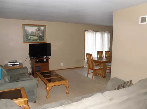 733 N Colfax St, Griffith, IN 46319 photo 2