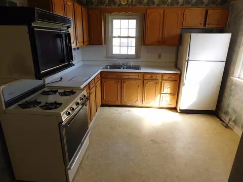 755 Mckinley St, Gary, IN 46404 photo 8