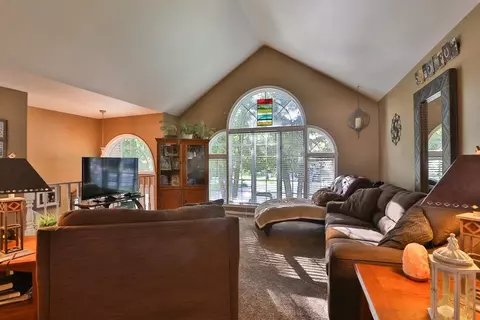 623 Canterbury Rd, Griffith, IN 46319 photo 5