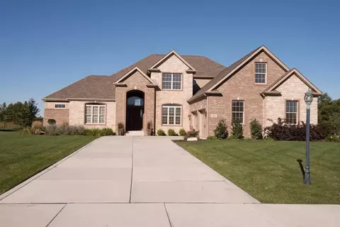 835 White Hawk Dr, Crown Point, IN 46307 photo 1