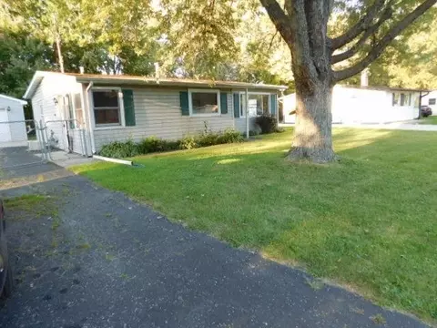 402 Michigami Trl, Porter, IN 46304 photo 1