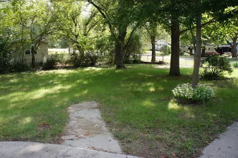 4111 E Goodwin St, De Motte, IN 46310 photo 9