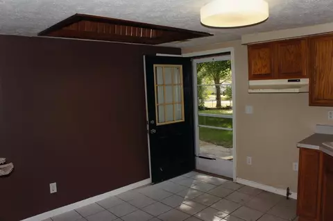 4111 E Goodwin St, De Motte, IN 46310 photo 4