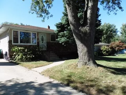 8308 Kooy Dr, Munster, IN 46321 photo 1