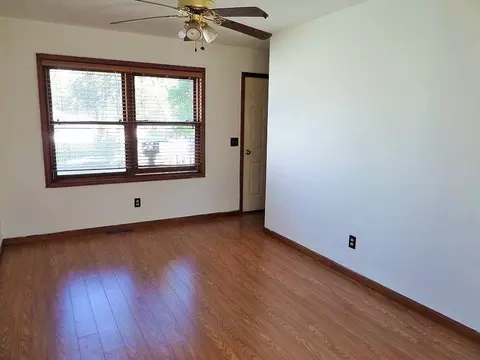 914 Lake St, Griffith, IN 46319 photo 8
