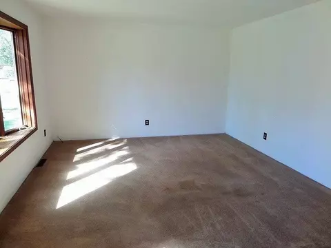 914 Lake St, Griffith, IN 46319 photo 6