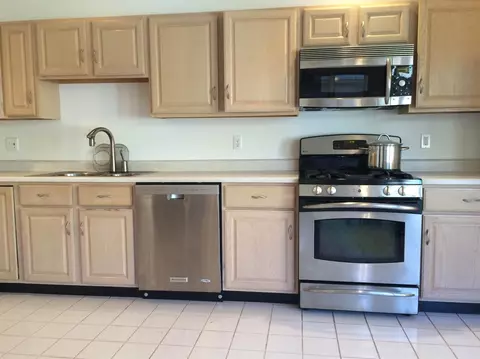 946 Cornwallis Ln, Munster, IN 46321 photo 8