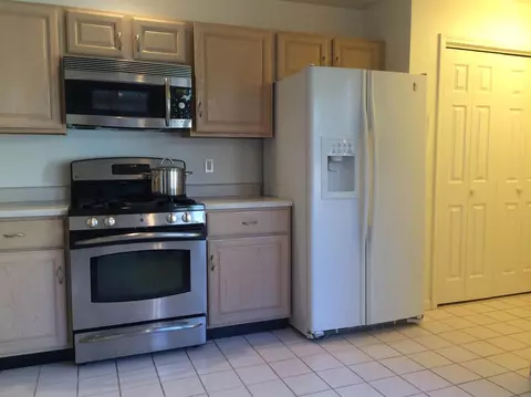 946 Cornwallis Ln, Munster, IN 46321 photo 9