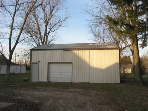 209 E Sigler St, Hebron, IN 46341 photo 7