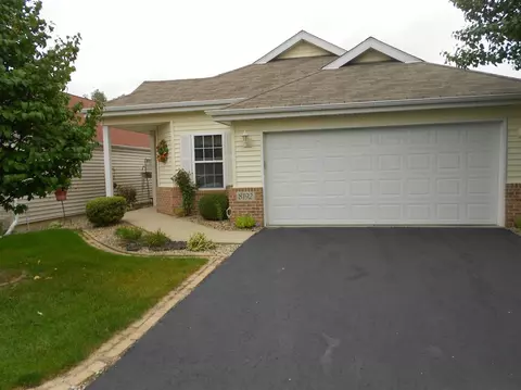 8192 Pointe Dr, Crown Point, IN 46307 photo 1