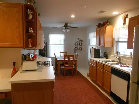 8192 Pointe Dr, Crown Point, IN 46307 photo 3