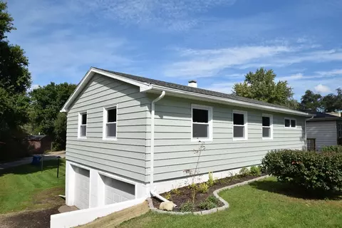 204 Michigan St, Porter, IN 46304 photo 1