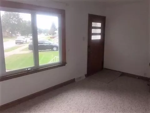 7102 Mclaughlin Ave, Hammond, IN 46324 photo 4