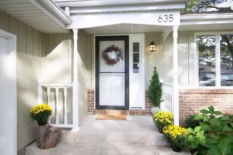 635 N Holly Ln, Griffith, IN 46319 photo 2