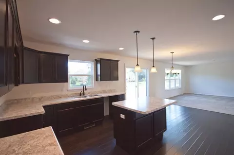 2204 Wicklow Dr, Valparaiso, IN 46385 photo 2